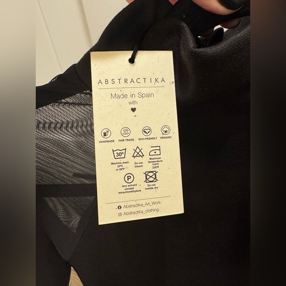 ABSTRÁCTIKA CRAFTS Mesh Mock Neck Futuristic Top - Picture 8 of 8